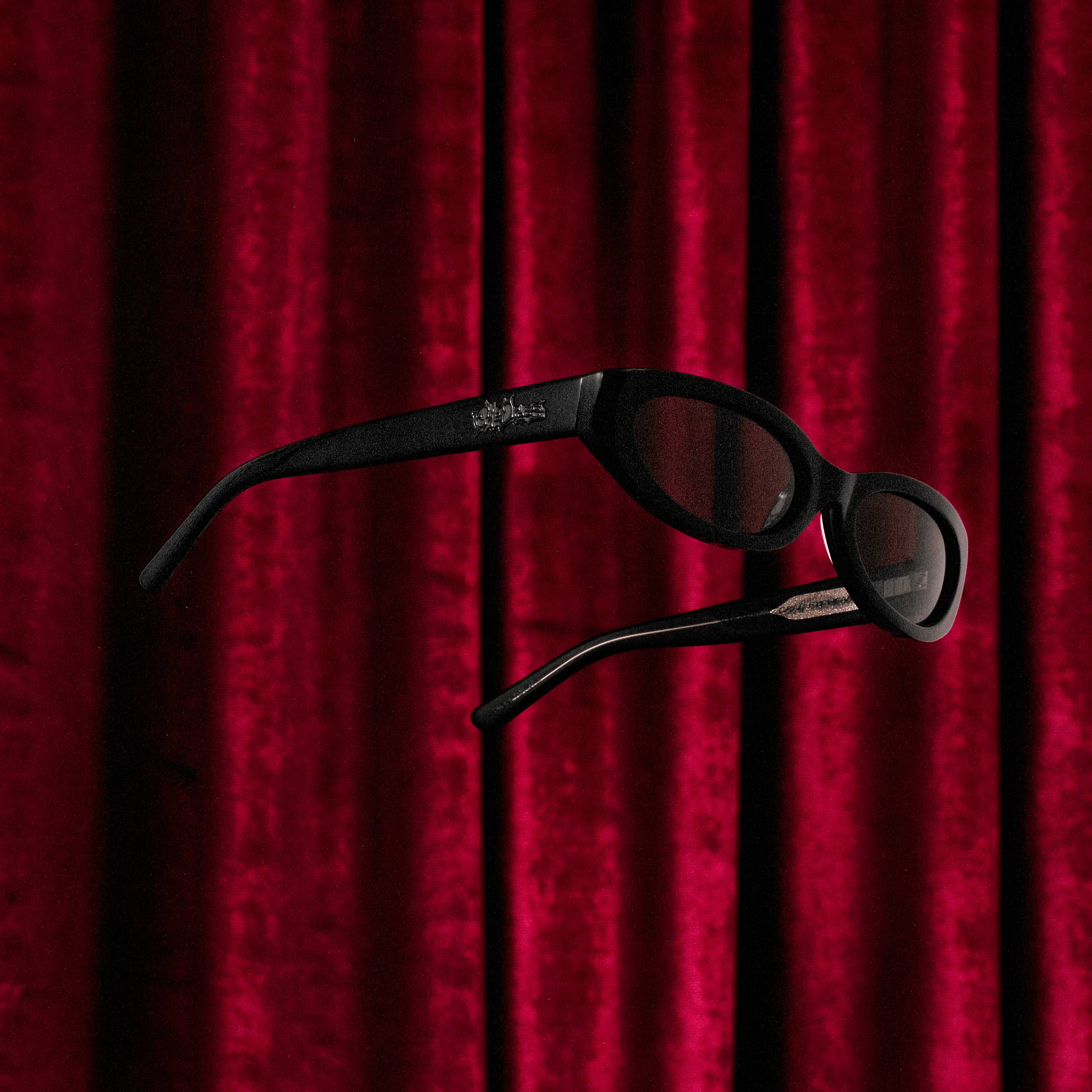 Crap Eyewear The Eyedress Oval sunglasses