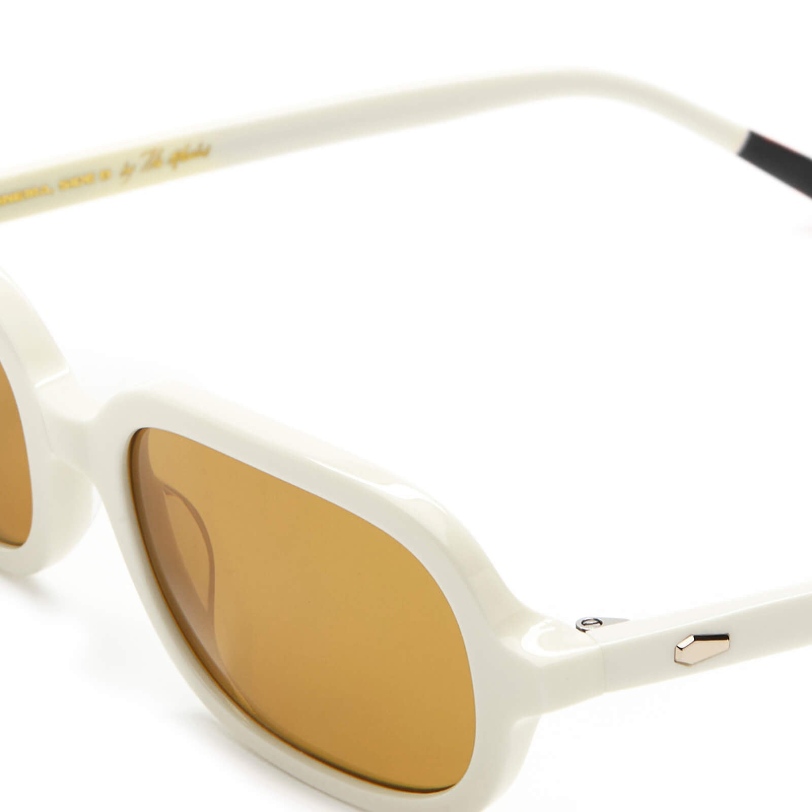 Crap Eyewear Cinema by the Marías sunglasses - detail view