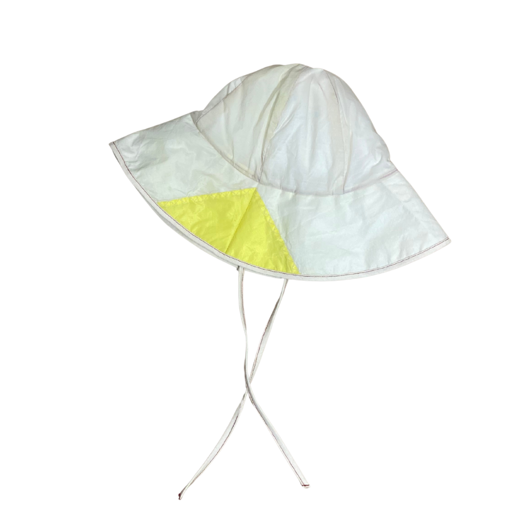 Gato Heroi FLIGHT Bucket Hat in White Yellow