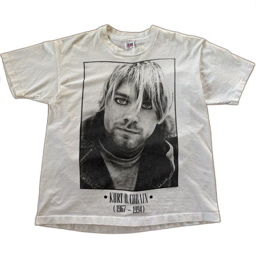 Vintage Kurt Cobain memorial t-shirt 1994